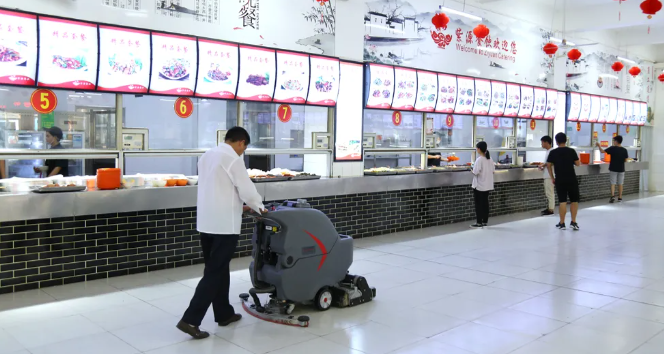 高美助力餐廳地面清潔維護